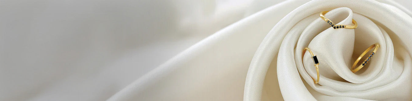 Joyas con diamantes negros