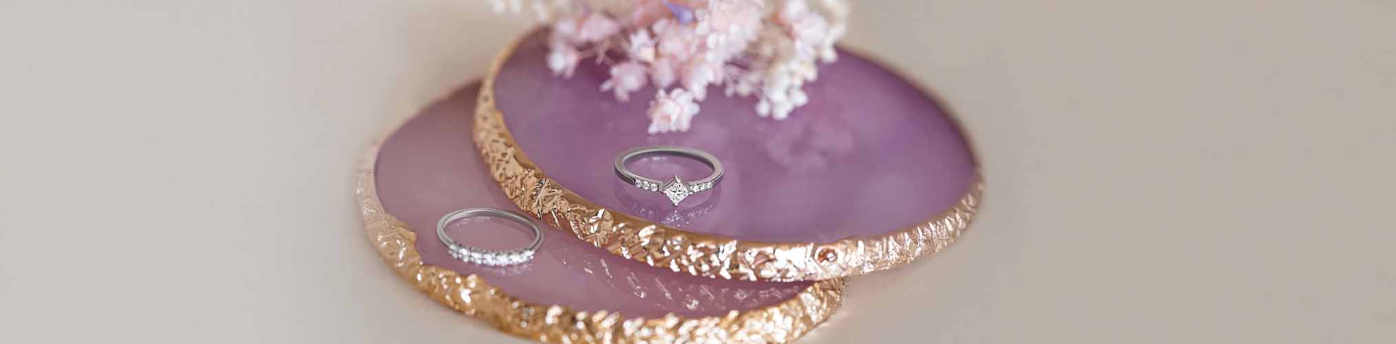Bagues en or avec diamants sur géode violette améthyste, alliance sertie de pierres précieuses et bague fine
