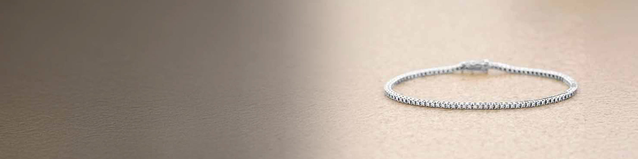 Bracelet diamant or blanc pavé de diamants brillants joaillerie fine tennis bracelet éternité luxe