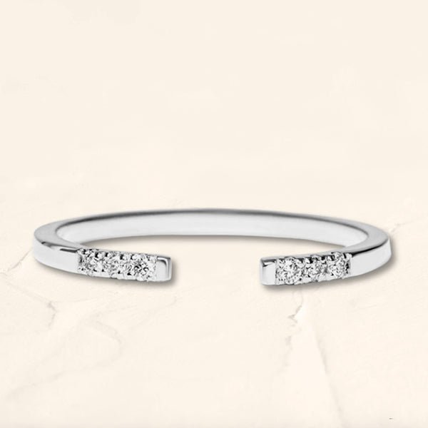 veda ring in silver and white diamond