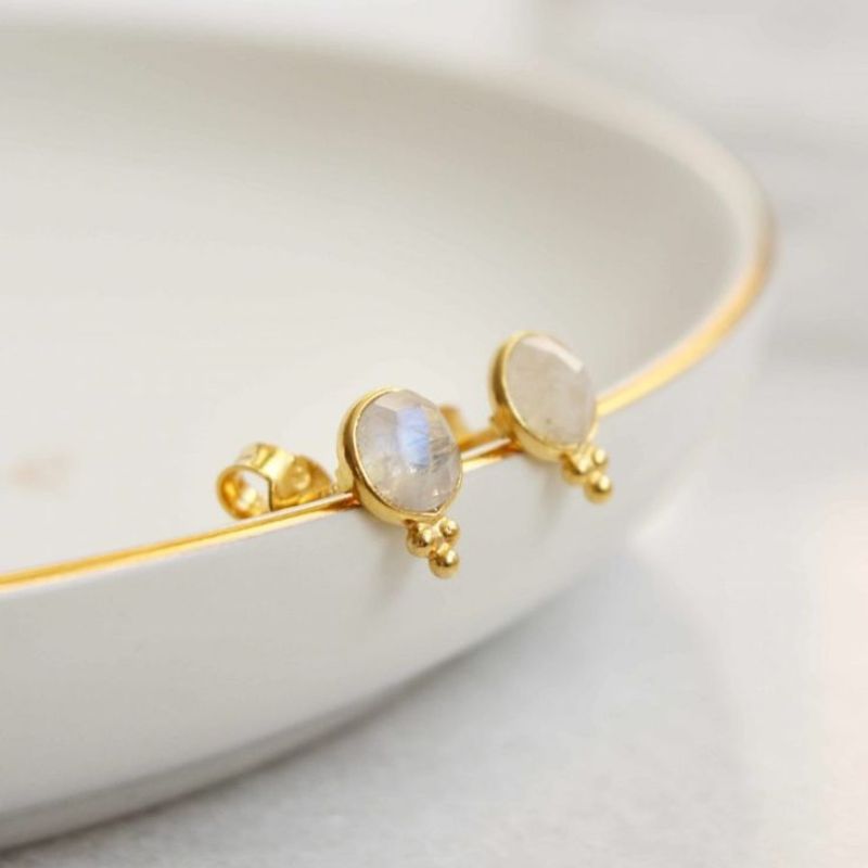Boucles d'Oreilles Pierre de Lune.jpg__PID:fd94df7e-ecbd-43b6-986b-17bb710fc23c