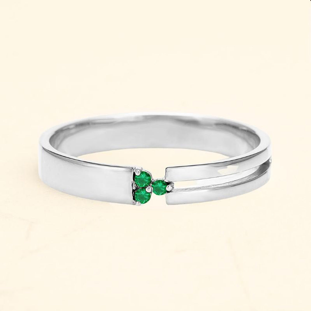 18 carat Vibhu emerald unisex white gold ring
