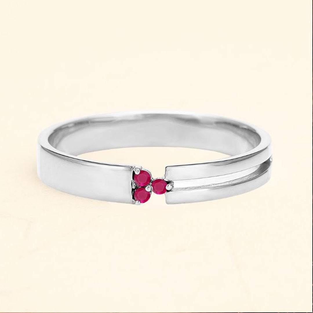 Ring 18K White Gold triangle Vibhu ruby
