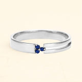 Anillo triangular unisex Vibhu Zafiro de oro blanco de 18 quilates