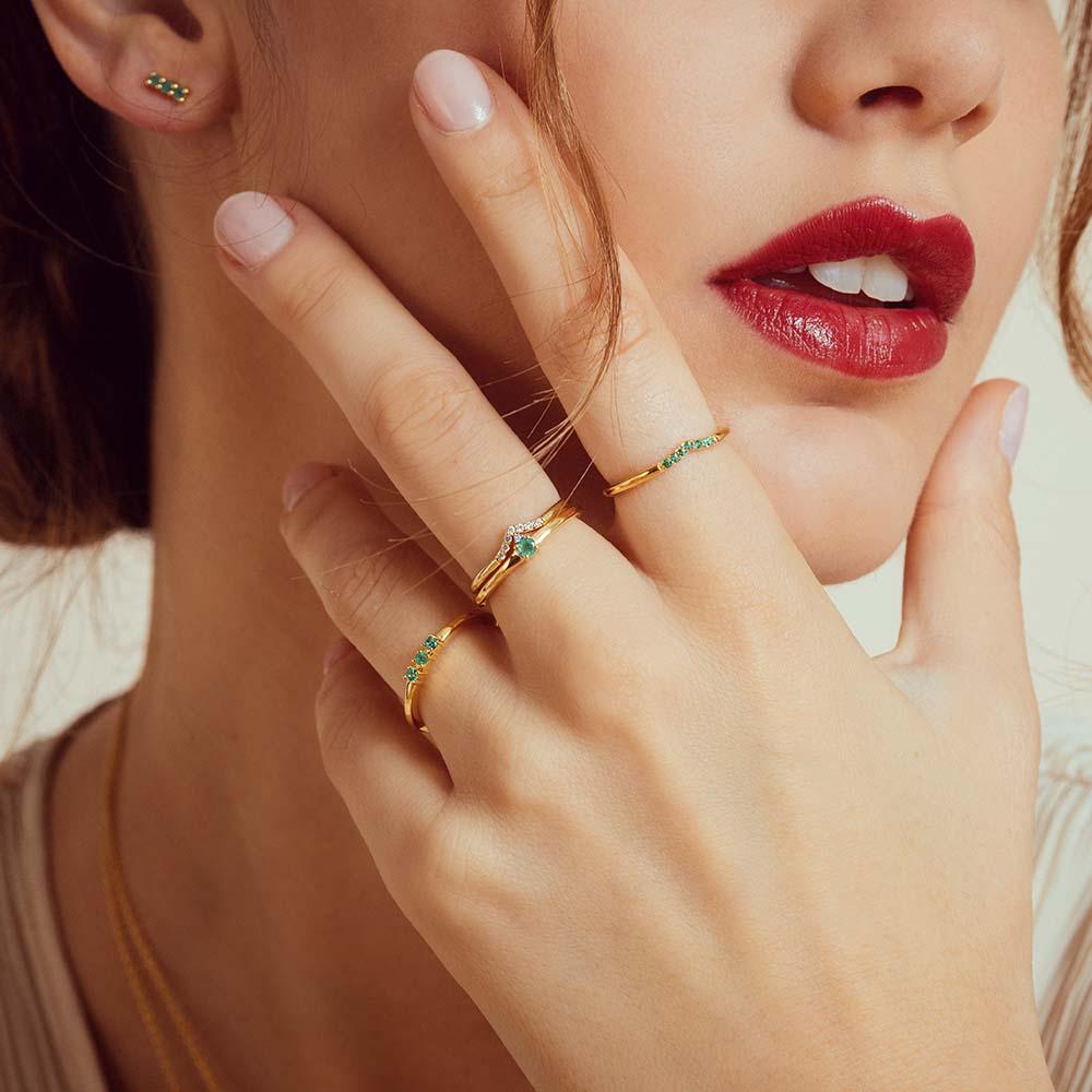 anillo de esmeraldas y diamantes