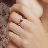 Anillo de oro con zafiro y diamante