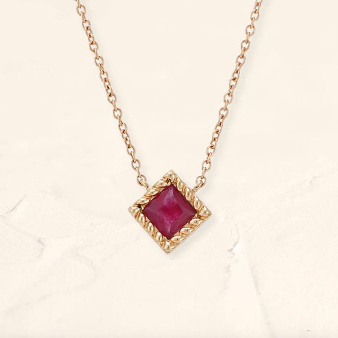 collar de rubíes de oro rosa talla princesa Indrani