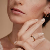 Combinación de anillo en V y anillo de compromiso