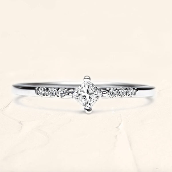 Princess cut diamond ring with diamond pavement 18K White Gold