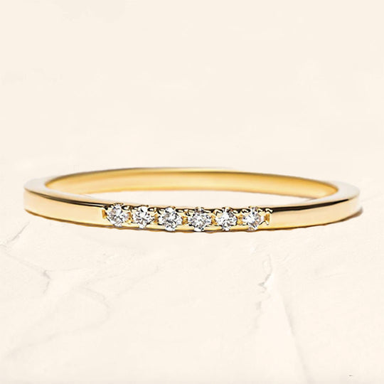 Nisha ring in gold and diamond