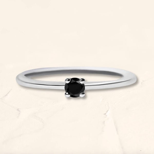 Bague Saral solitaire en or blanc et diamant noir