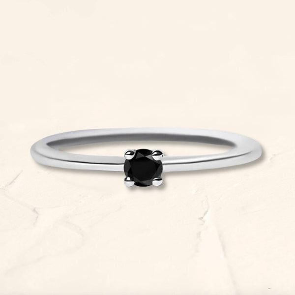 Saral solitaire ring in white gold and black diamond