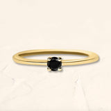 Bague Saral solitaire en or jaune et diamant noir