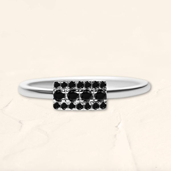 Bague Brami XL en or blanc sertie de 18 diamants noirs