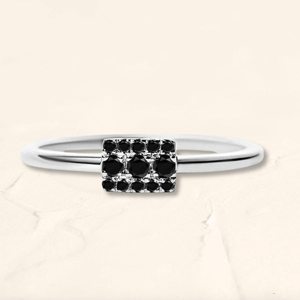 Bague Sapna en or blanc sertie de 13 diamants noirs