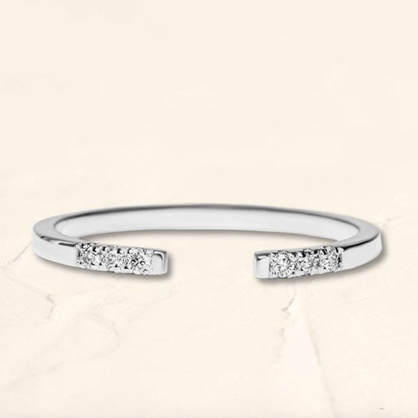 veda ring in silver and white diamond