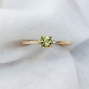 Bague Péridot.jpg__PID:0642ecbc-44c2-4d78-ab2a-082afed9769b