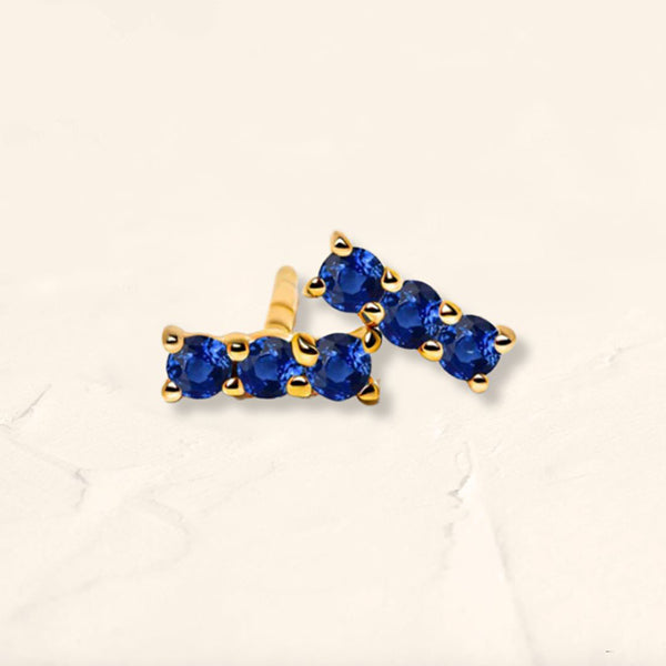 Earrings with sapphire