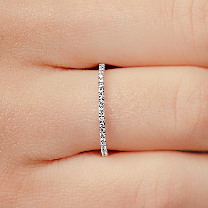 Alliance Shadi fine 1,2mm éternité pavée de diamants