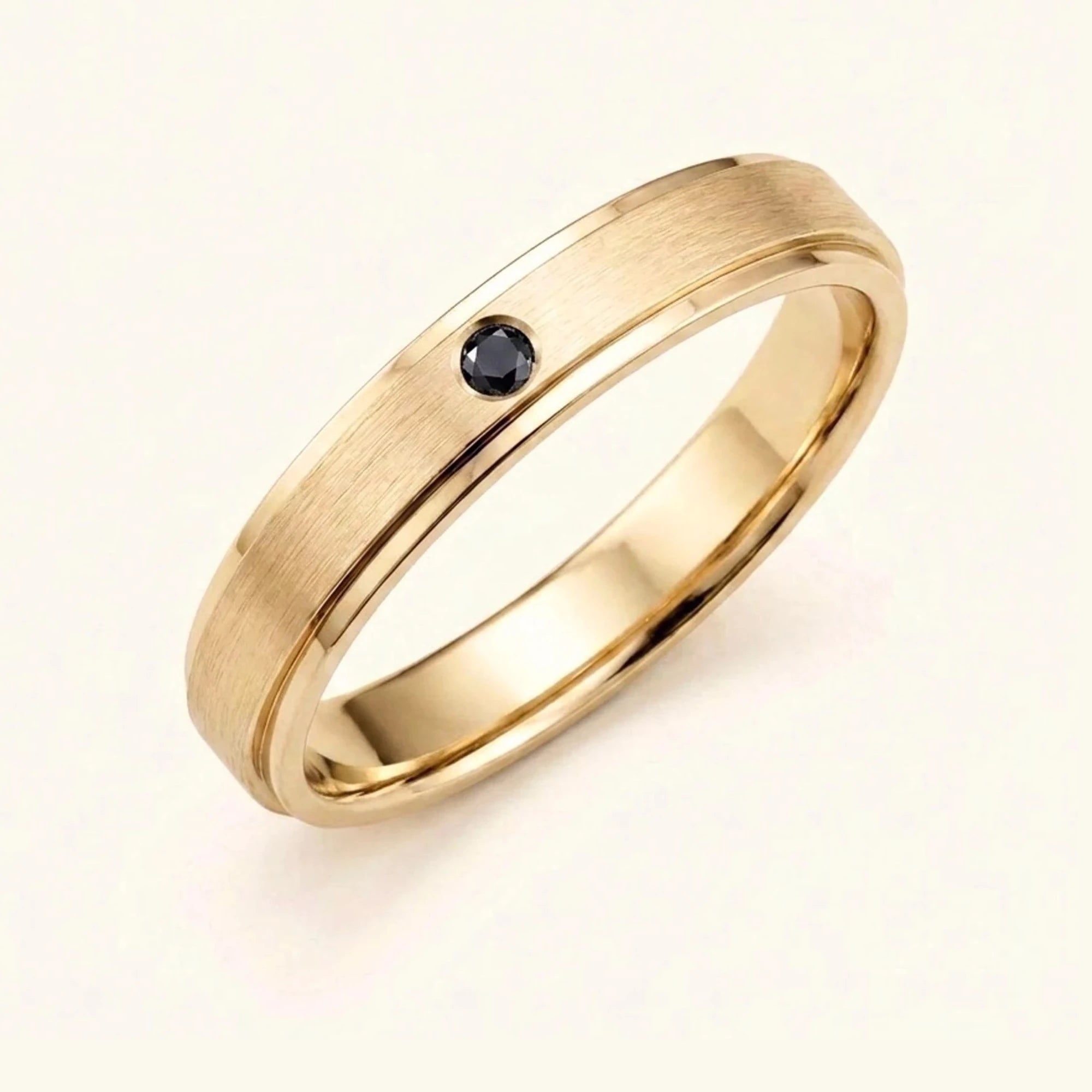 Alliance diamant noir or jaune 18 carats Dhruva, jonc brossé serti clos