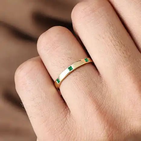 Viyom Emerald Ring