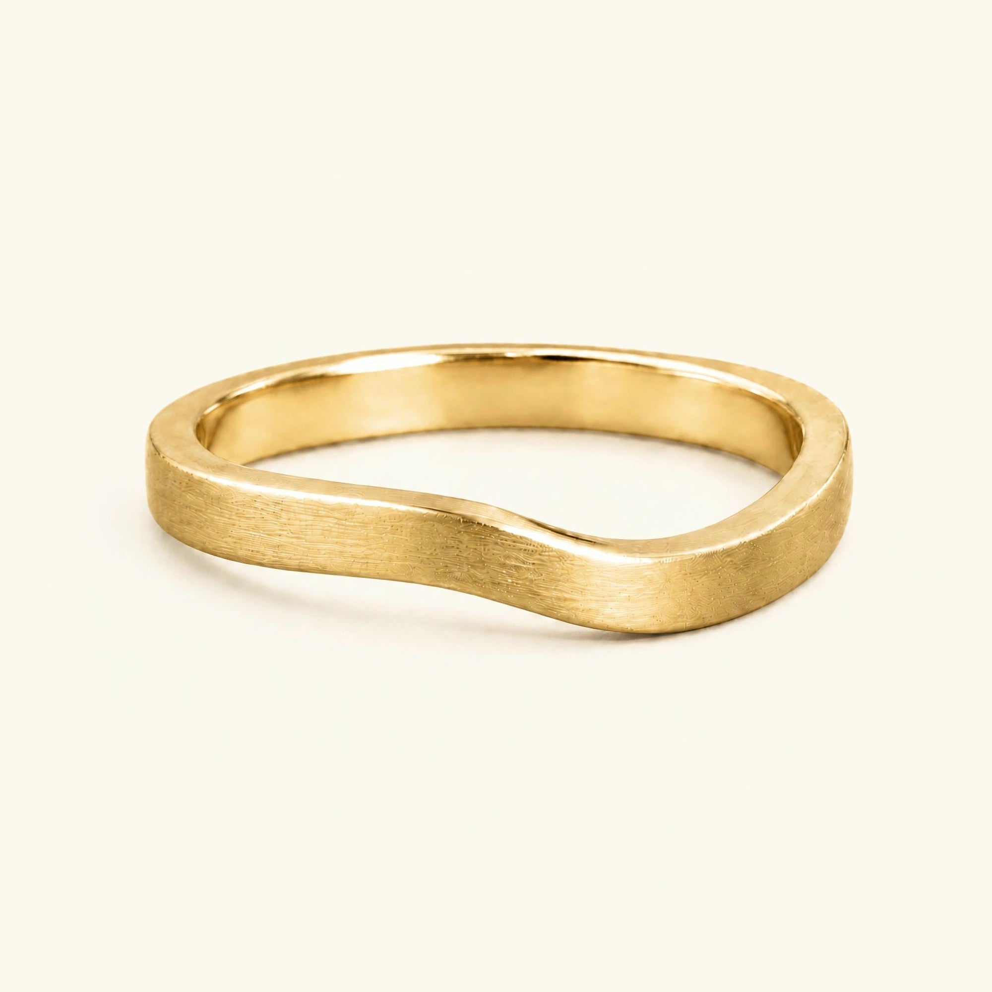 Alliance homme vague brossée or jaune 18 carats 2,5mm Pontos
