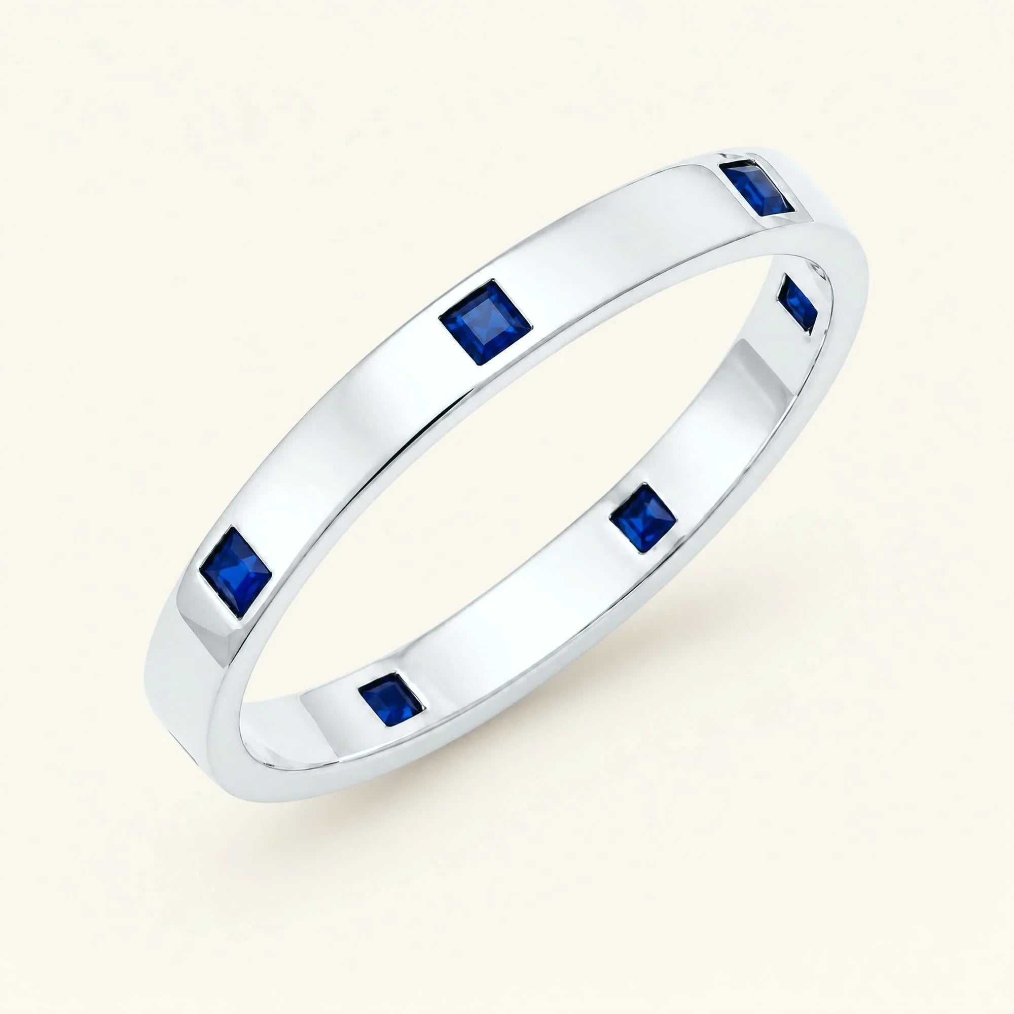 Alliance princesse de saphirs pour homme en or blanc