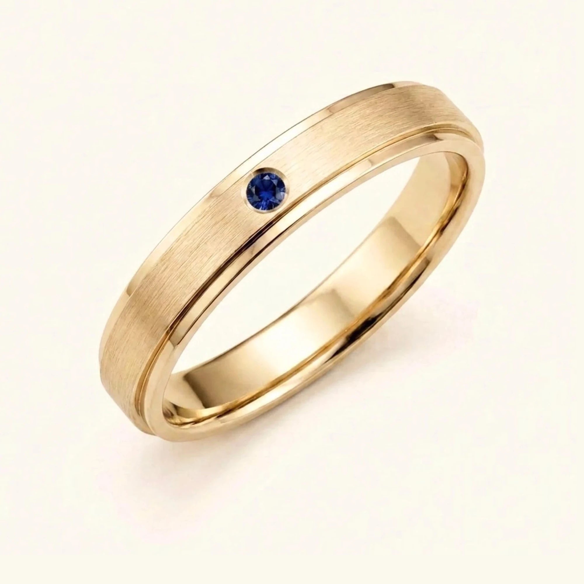 Alliance saphir or jaune 18 carats Dhruva, jonc brossé serti clos