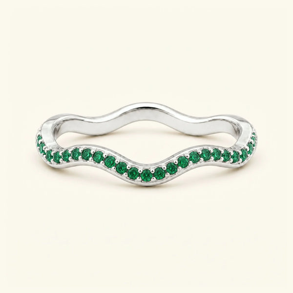 Alliance vague émeraudes Thalassa en or blanc 18 carats, demi-éternité sertie grain