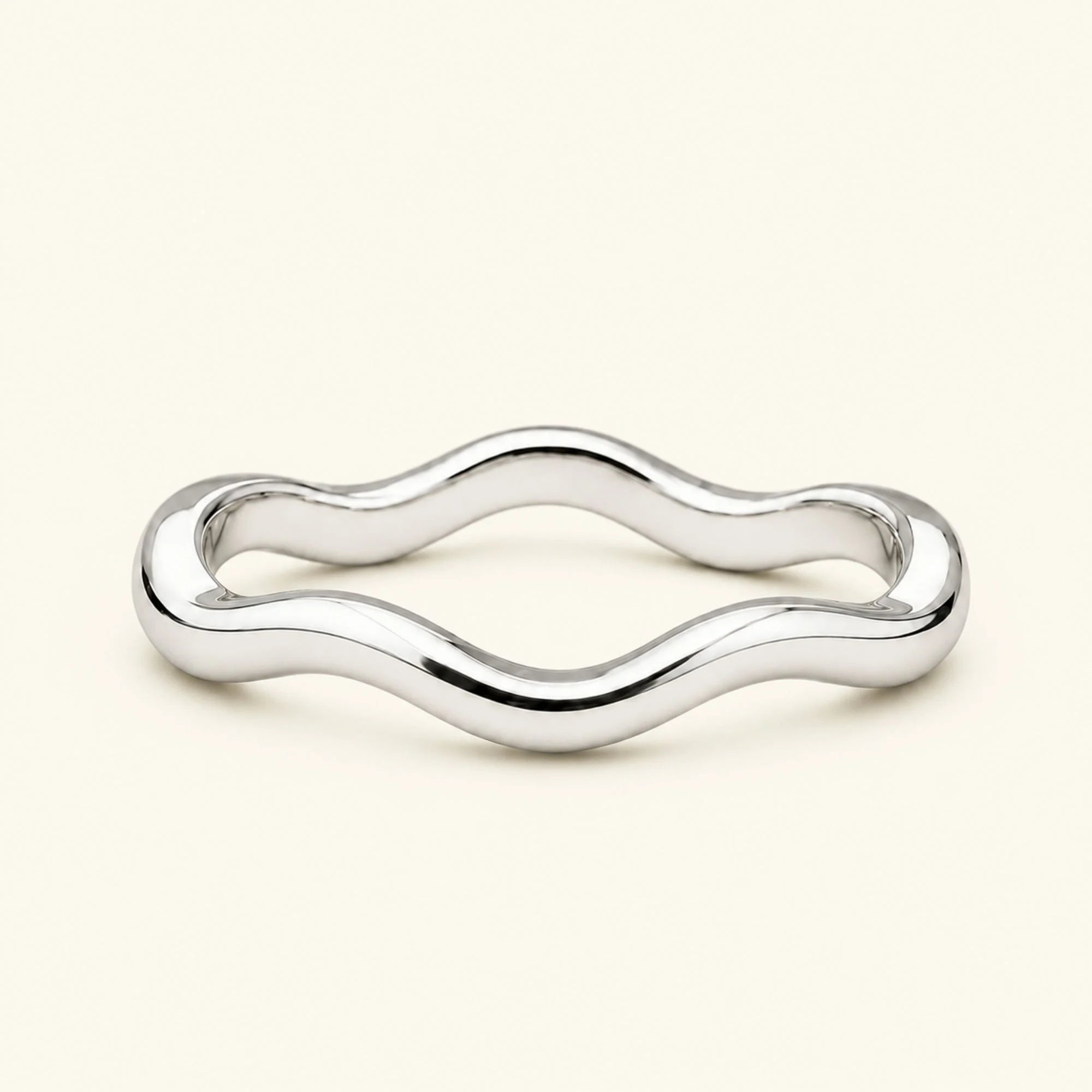 Alliance vague Thalassa en or blanc 18 carats, jonc ondulé poli