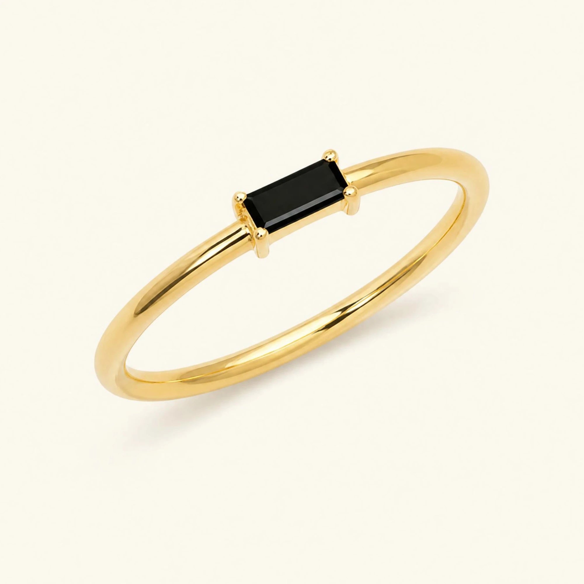 Bague de fiançailles solitaire au diamant noir baguette — or vermeil 18 carats Shanti — vue de profil