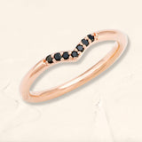 black diamond v-ring and rose gold 18 carats