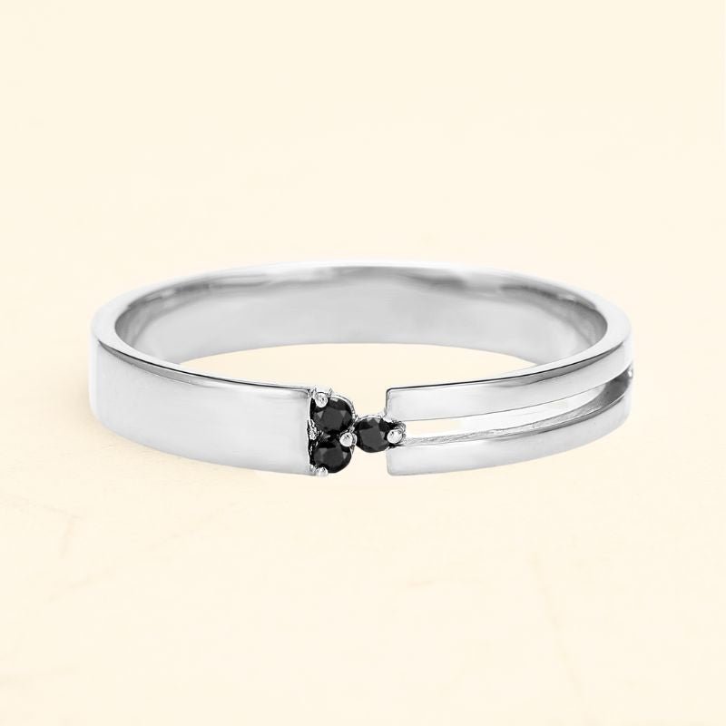 Unisex Vibhu ring in black diamond and 18-carat white gold 