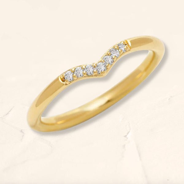 Sakshi yellow gold diamond v-ring