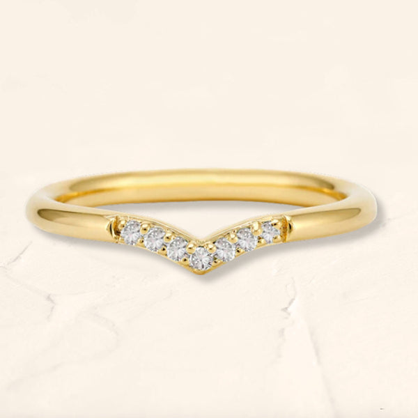 Sakshi yellow gold diamond v-ring