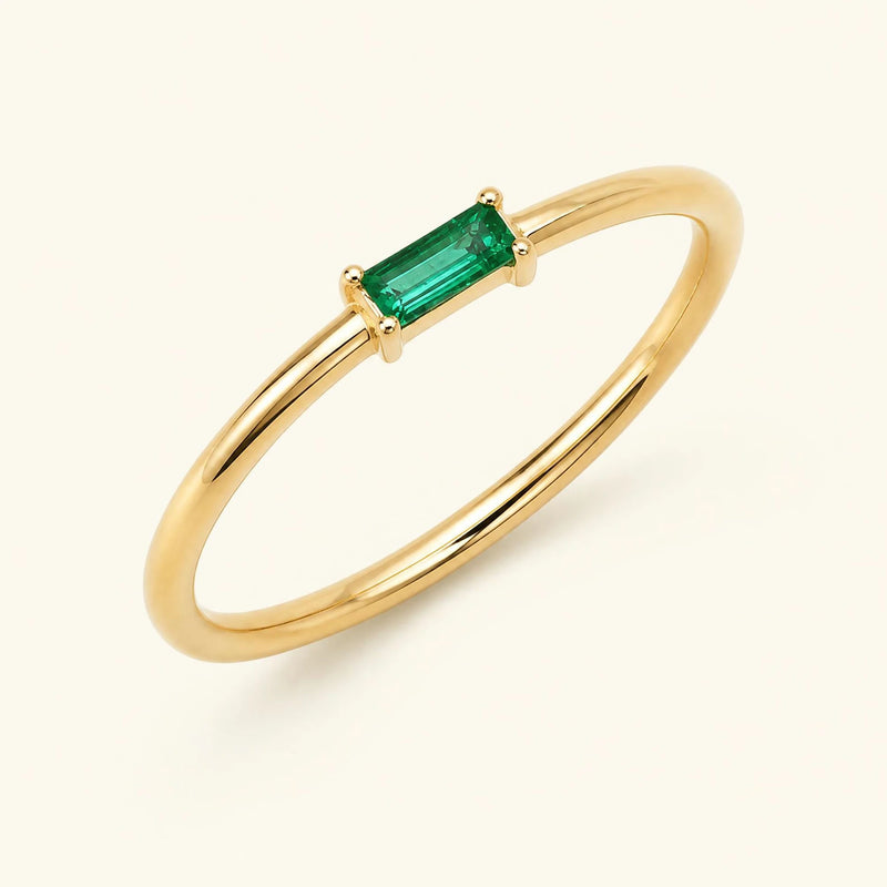 Bague de fiançailles solitaire à l'émeraude baguette — or vermeil 18 carats Shanti — vue de profil