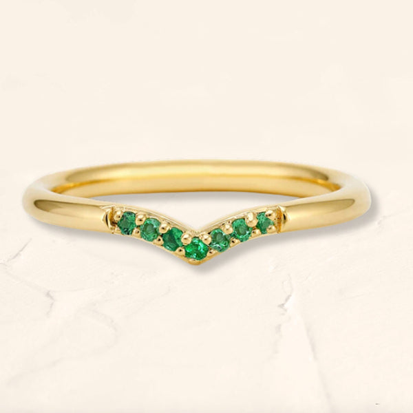 Sakshi Yellow Gold Emerald V Ring