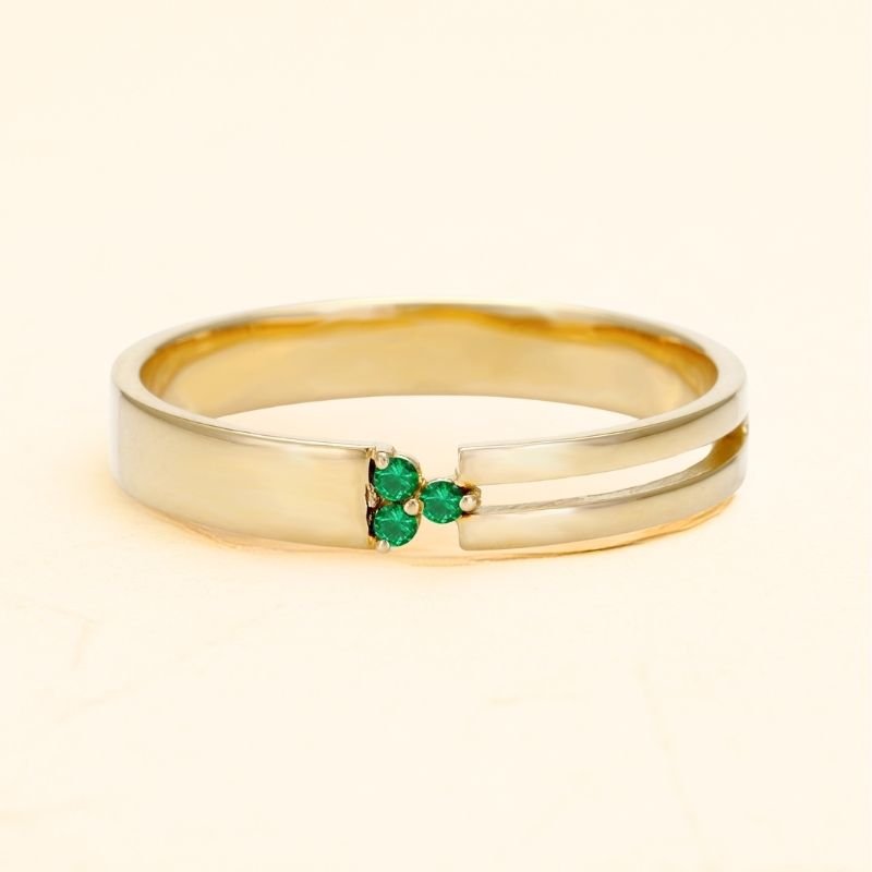 Unisex emerald Vibhu ring 