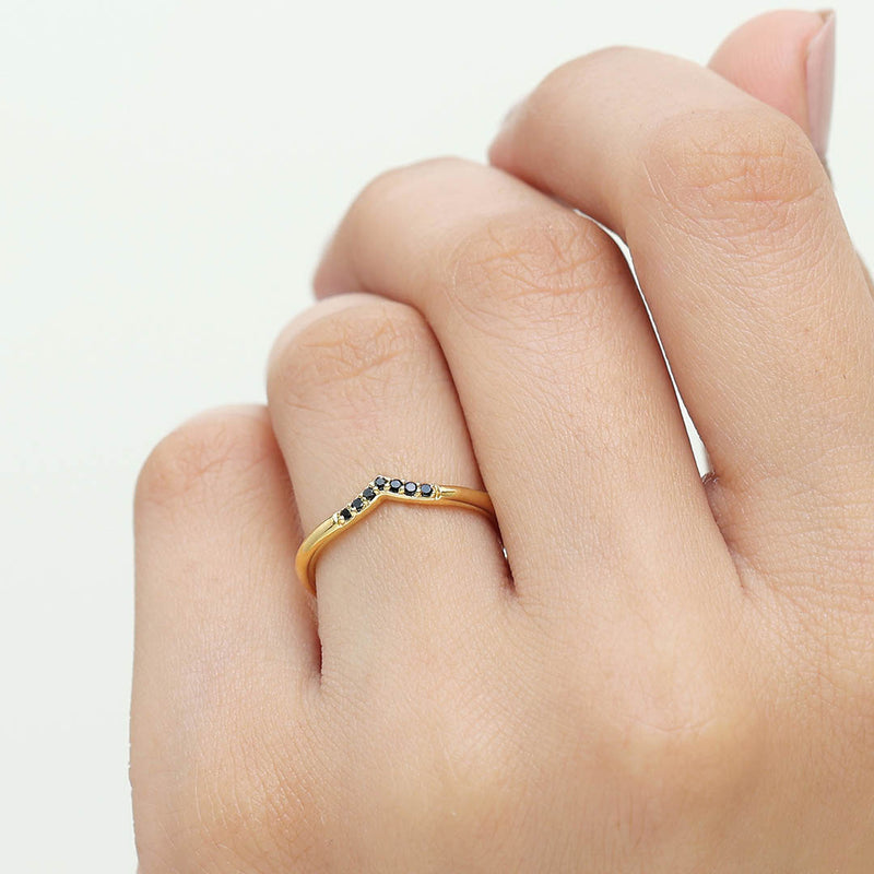 v-shaped black diamond ring