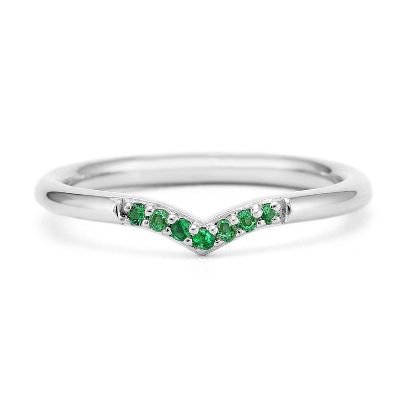 Sakshi emerald V ring in white gold