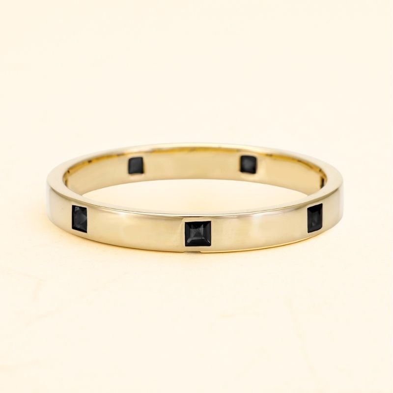 Viyom ring for men black diamond 18 carat gold 