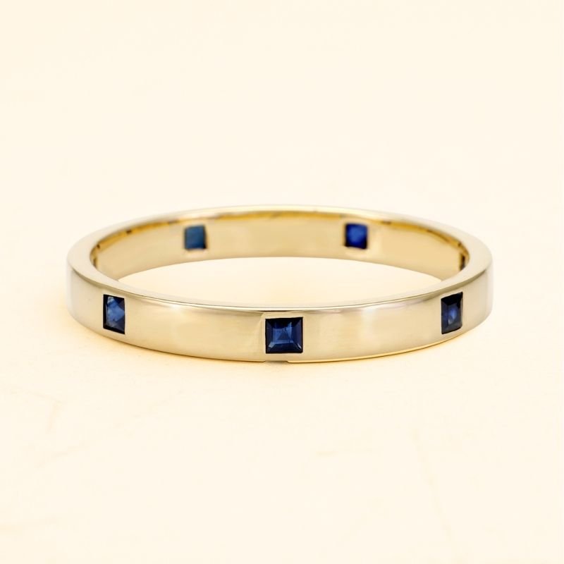 Viyom wedding ring for men in 18-carat sapphire gold 
