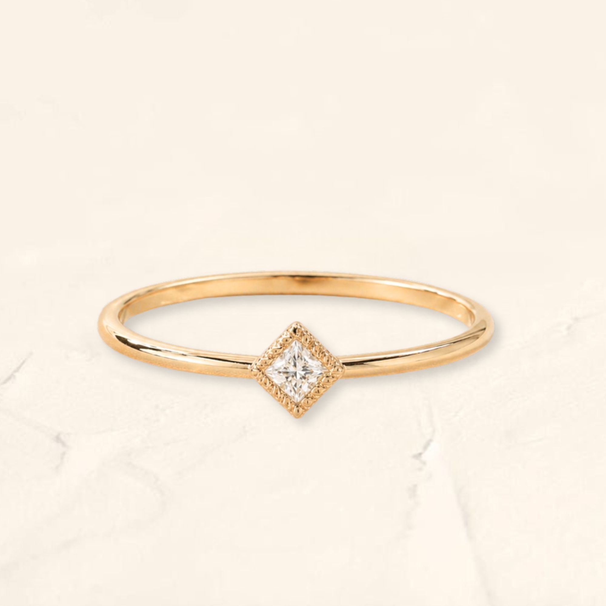Bague Indrani diamant en or jaune 18 carats