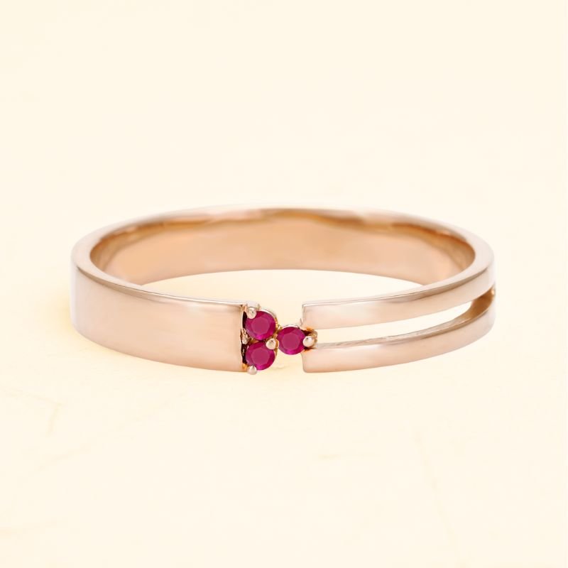 Vibhu rose gold 18 carats ruby triangle ring 