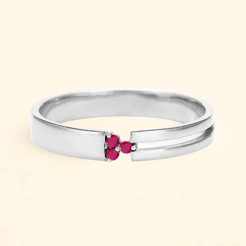 Ring 18K White Gold  triangle Vibhu ruby 