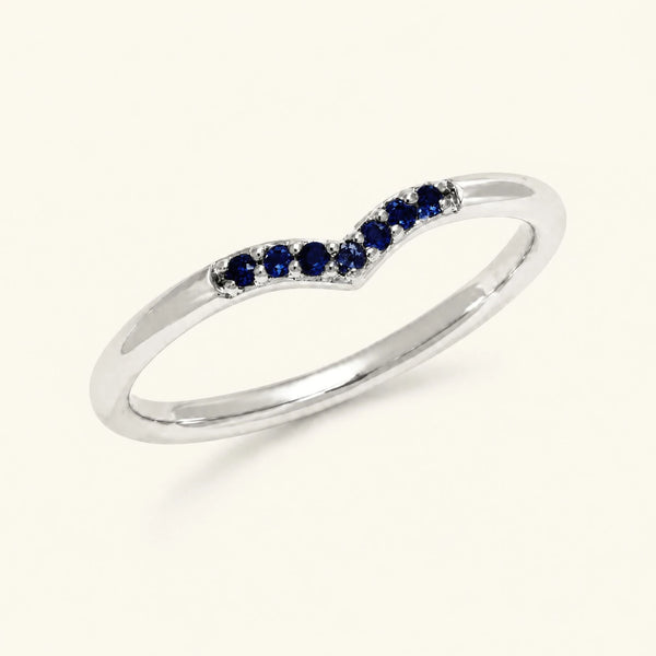 Bague chevron pavée de saphirs en or blanc