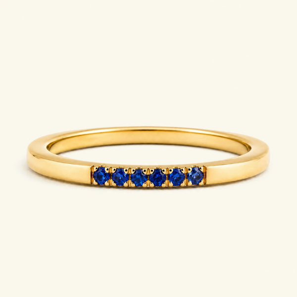 Bague fine pavée de saphirs en or jaune