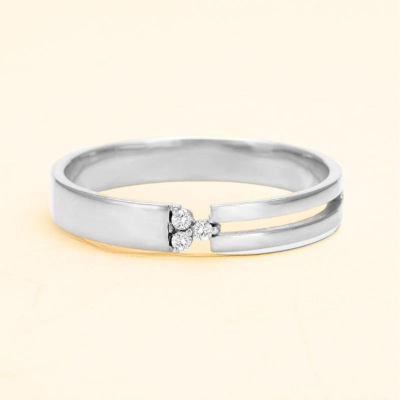 Vibhu ring for men in white gold
 18 carats and diamond