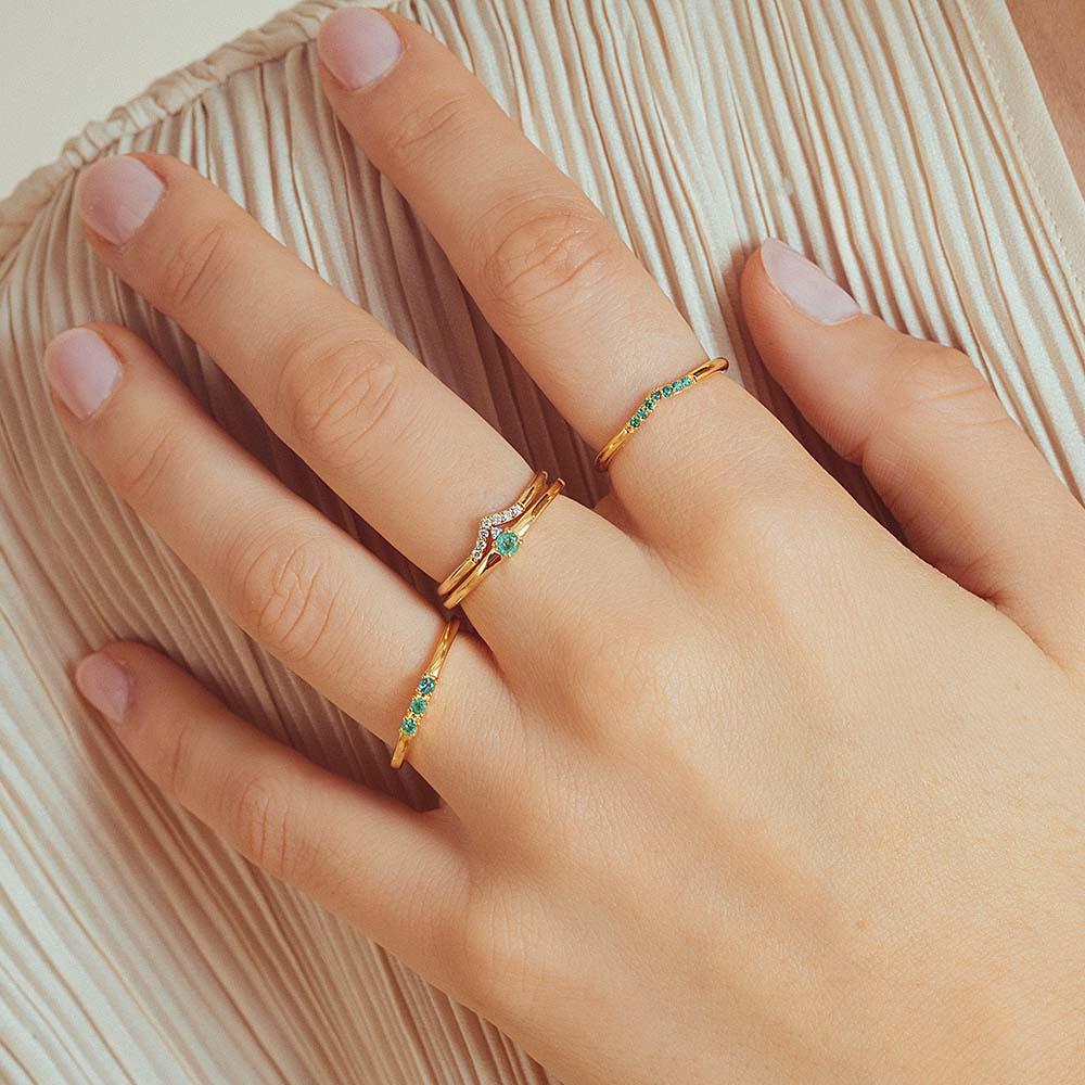 emerald and diamond ring