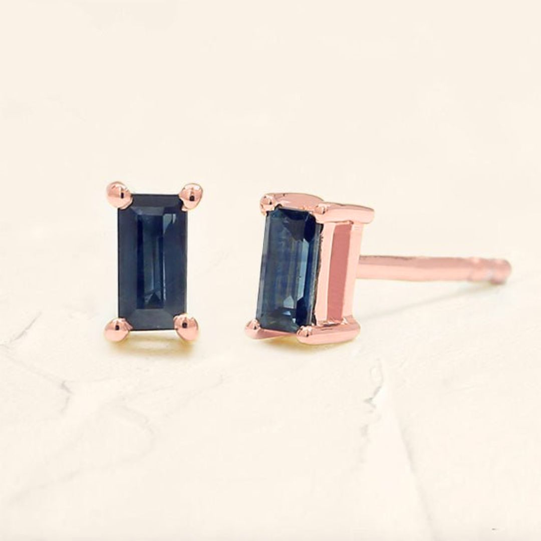 Boucles d'oreilles saphir solitaire baguette or rose